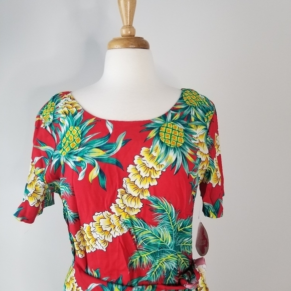 NWT Hilo Hattie Red Tropical Pineapple Print Hawaiian Wrap Dress Size M - Picture 4 of 14